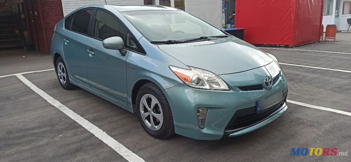2013' Toyota Prius photo #2