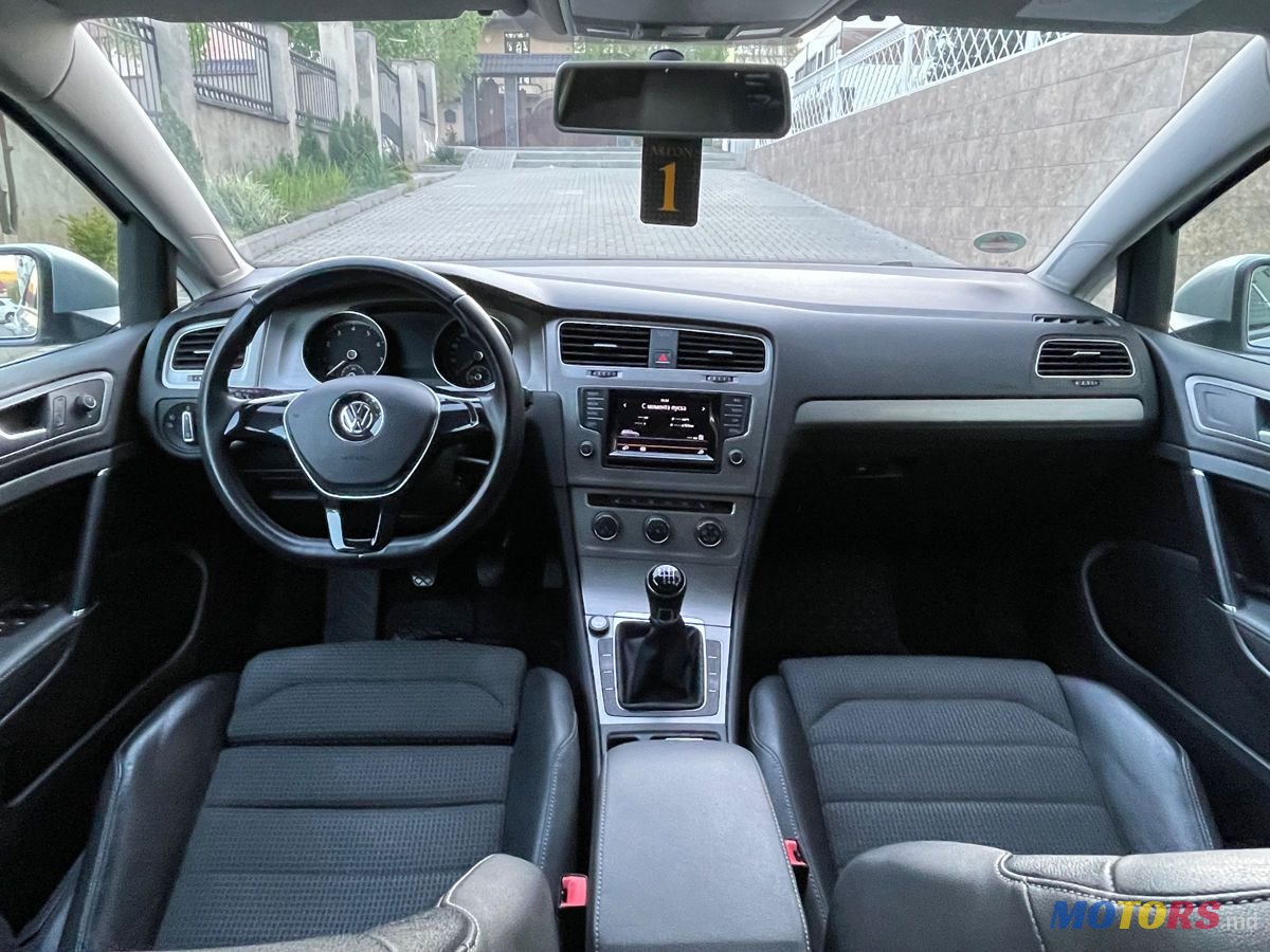 2014' Volkswagen Golf photo #6