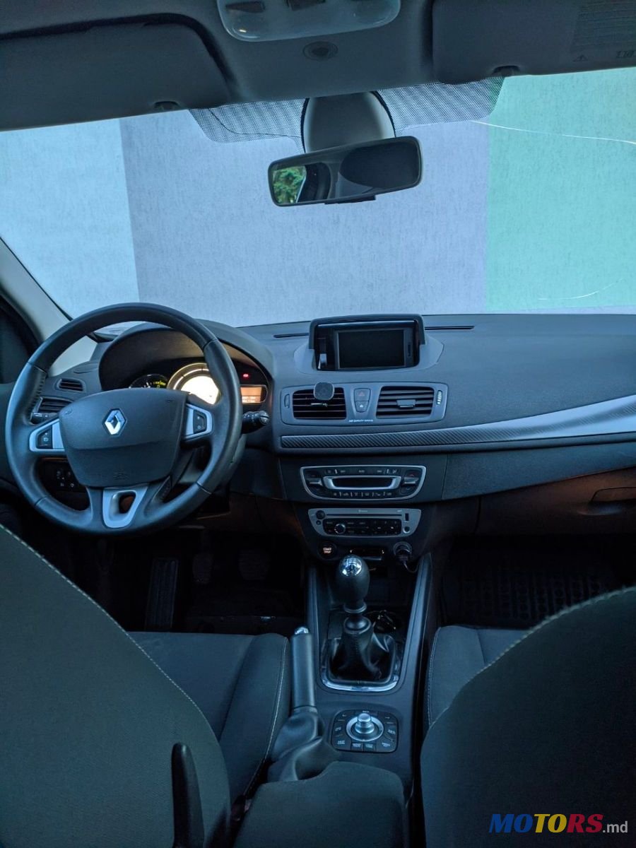 2012' Renault Megane photo #4