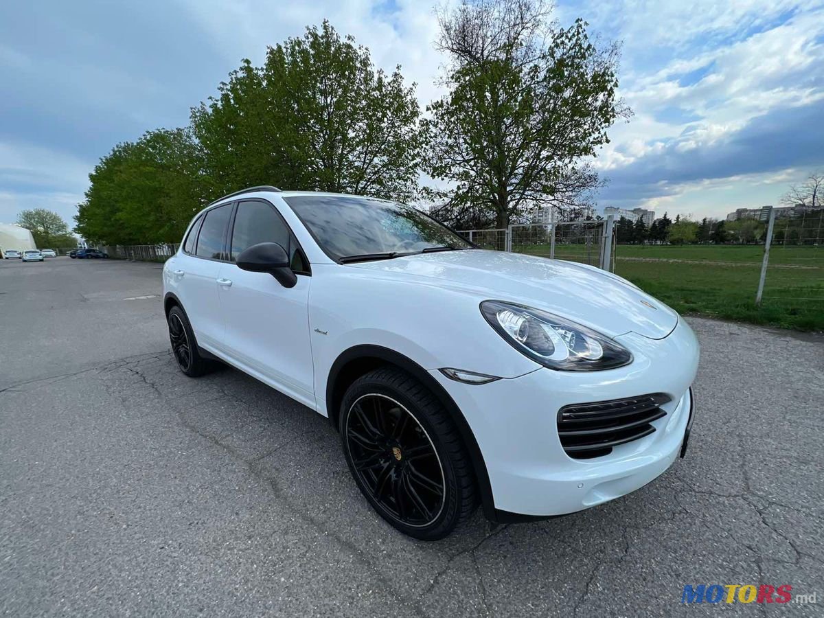 2013' Porsche Cayenne photo #2
