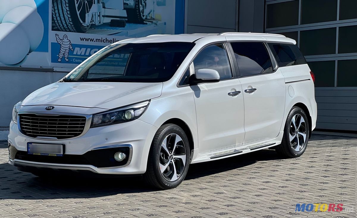 2017' Kia Carnival photo #1