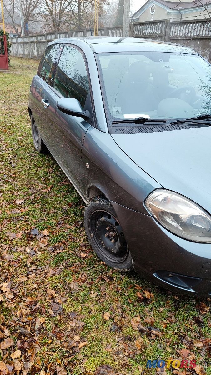 2009' Lancia Ypsilon photo #3