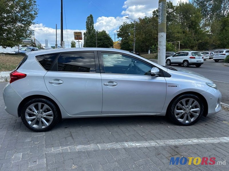 2014' Toyota Auris photo #3