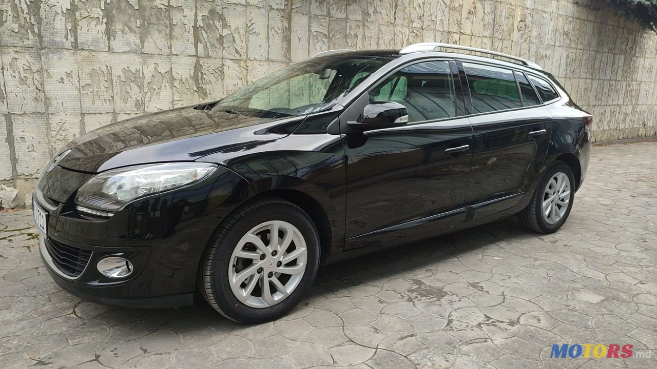 2012' Renault Megane photo #5