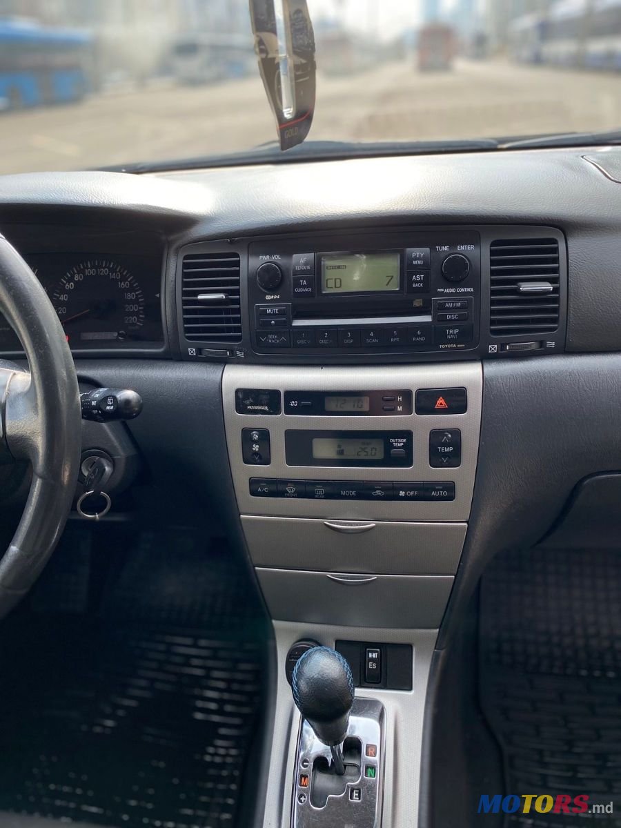 2005' Toyota Corolla photo #2