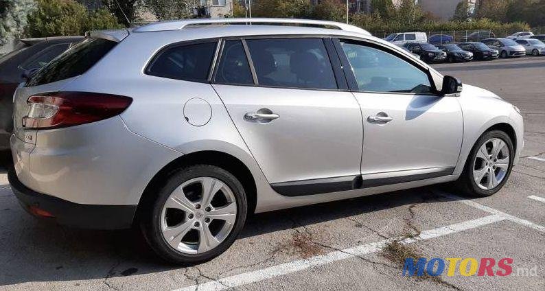 2011' Renault Megane photo #1