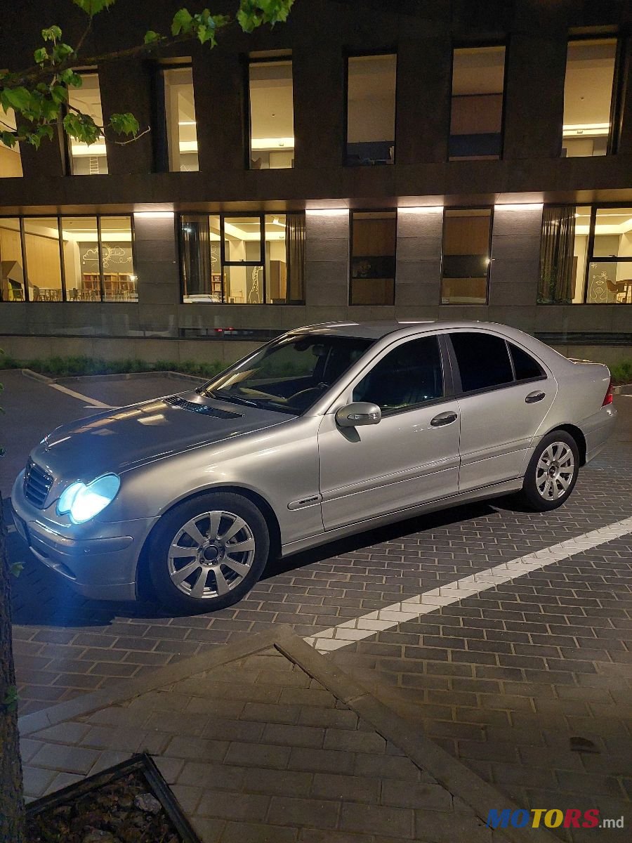 2005' Mercedes-Benz C-Class photo #1