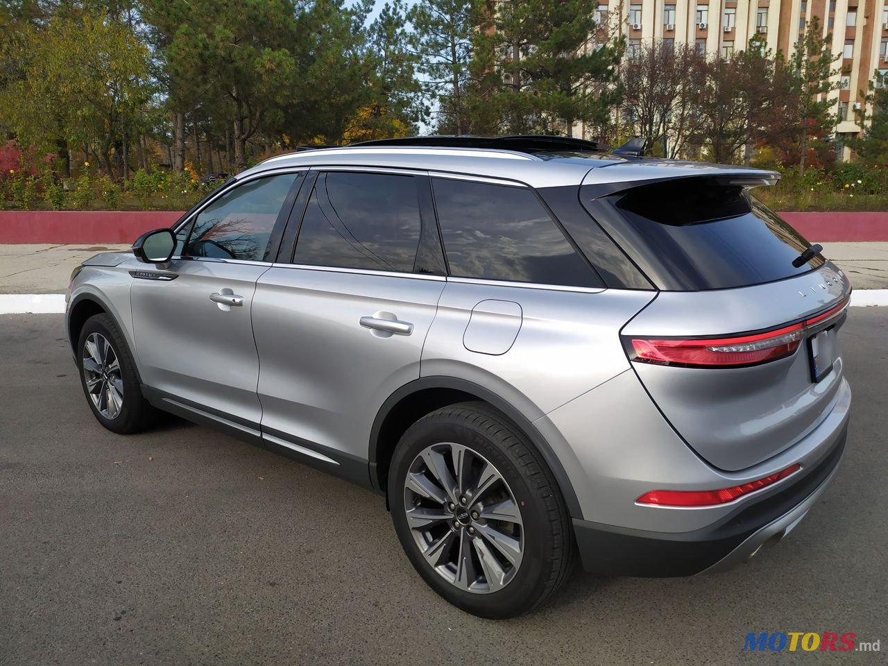 2020' Lincoln Aviator photo #4
