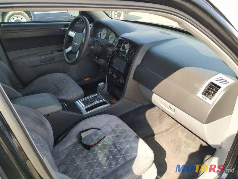 2006' Chrysler 300C photo #2