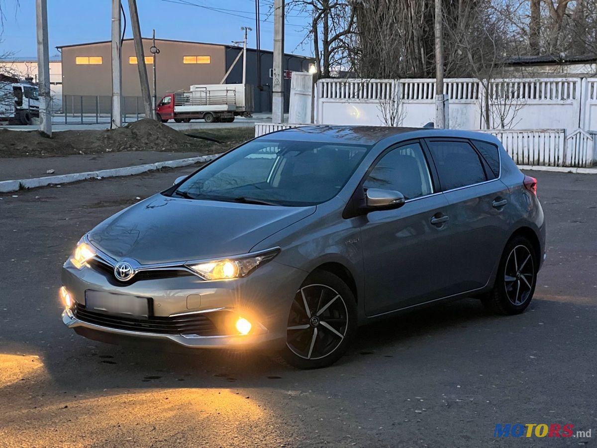 2016' Toyota Auris photo #2
