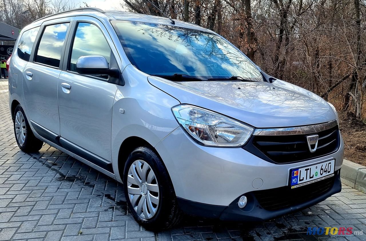 2014' Dacia Lodgy photo #2