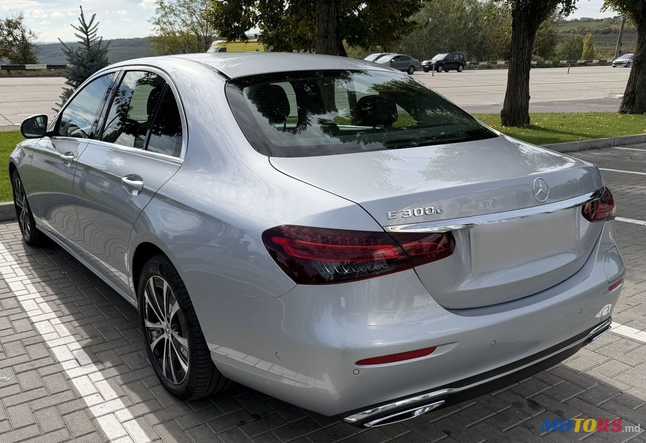 2022' Mercedes-Benz E-Class photo #5
