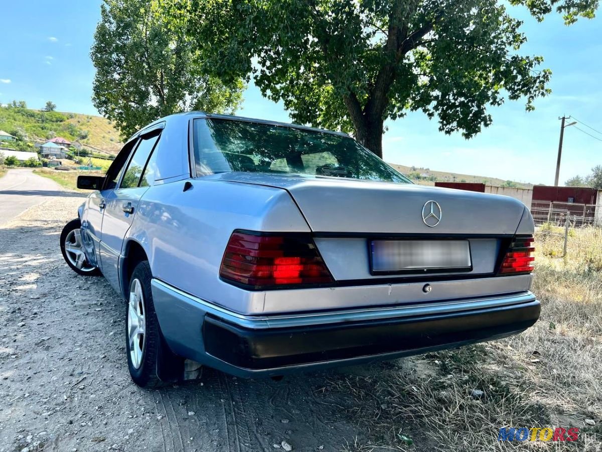 1993' Mercedes-Benz E-Class photo #6