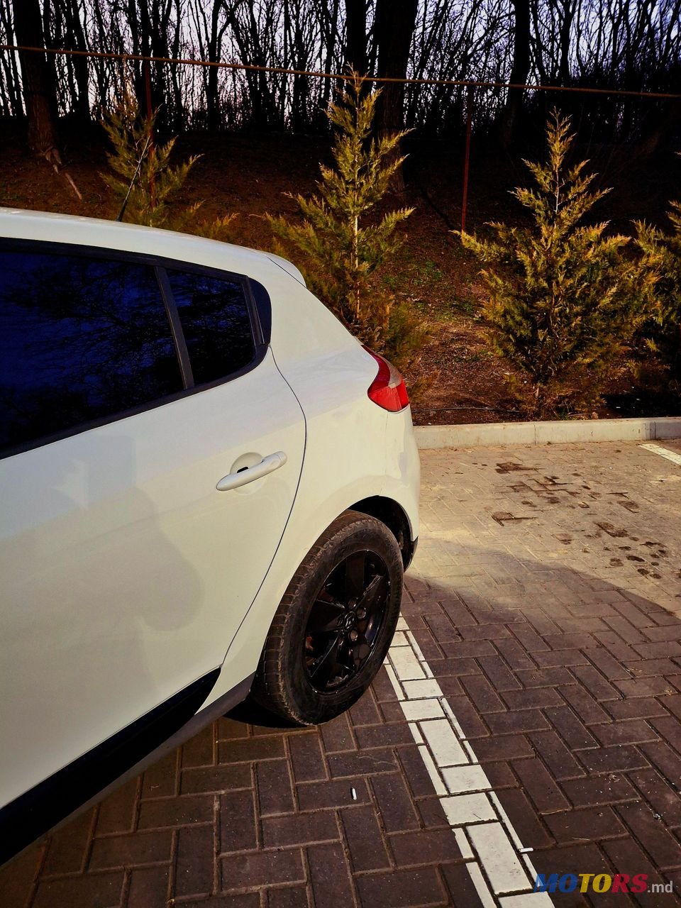 2011' Renault Megane photo #4