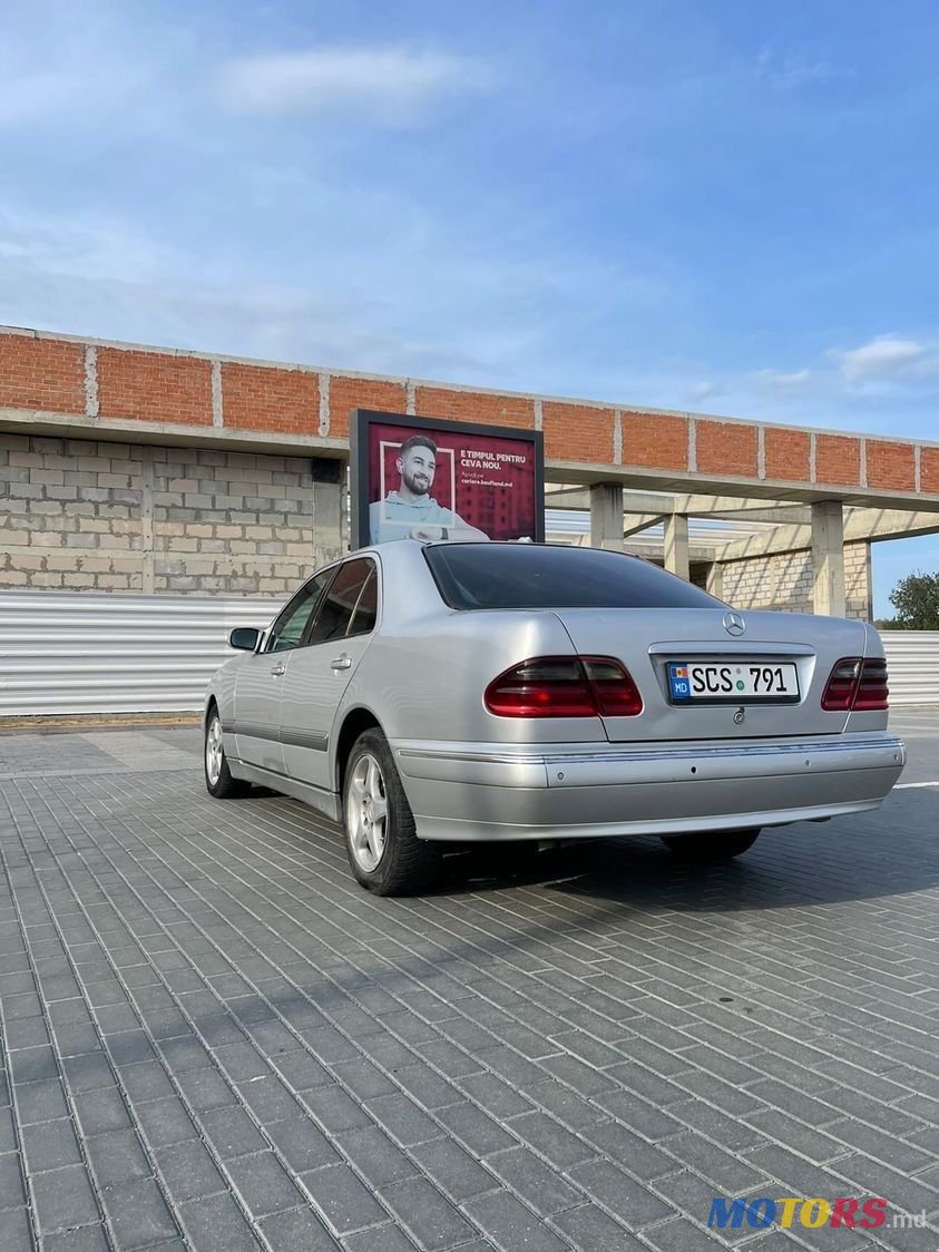2002' Mercedes-Benz E Класс photo #3