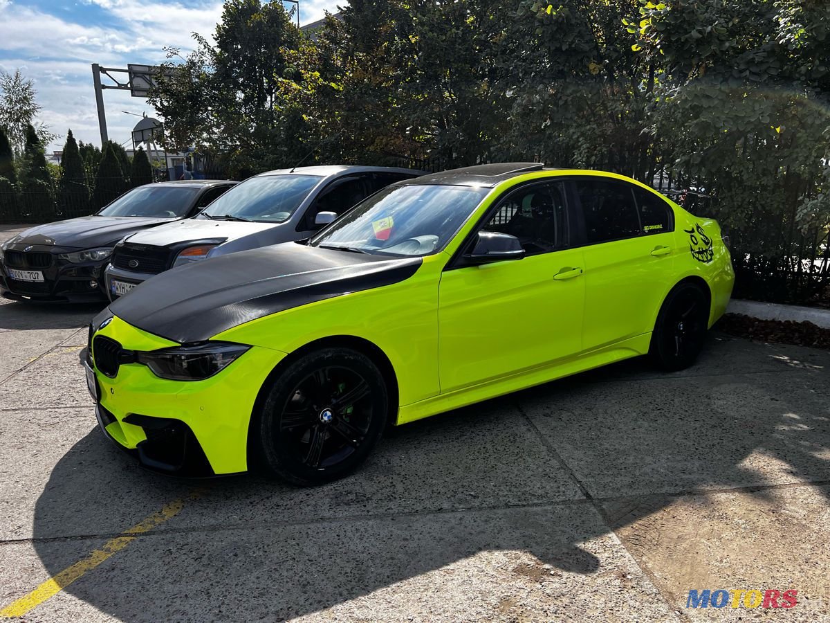 2015' BMW 3 Series photo #2