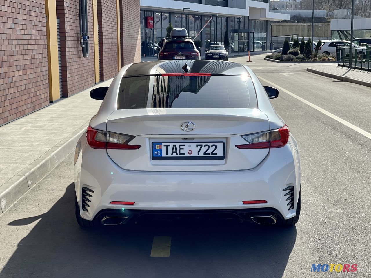 2016' Lexus Is Series photo #6