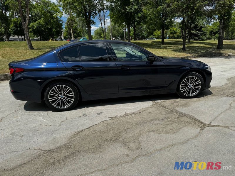 2019' BMW 5 Series photo #2