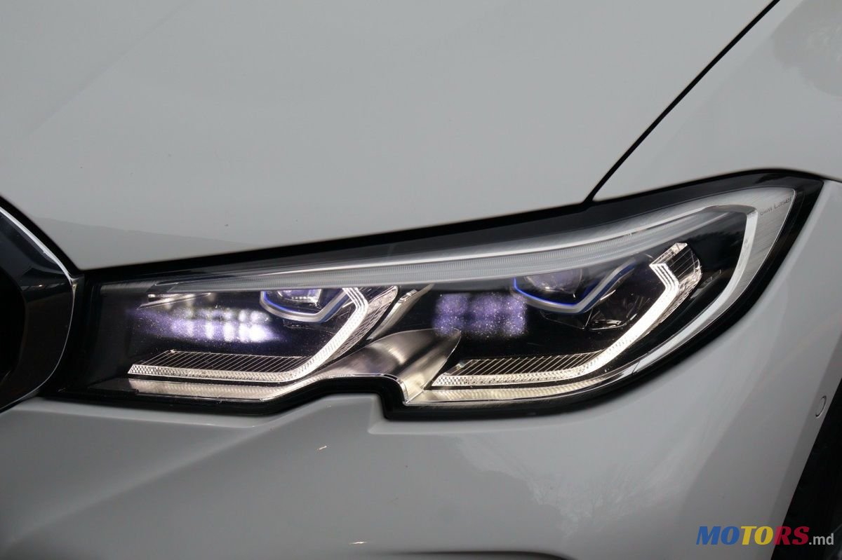 2020' BMW 3 Series photo #4