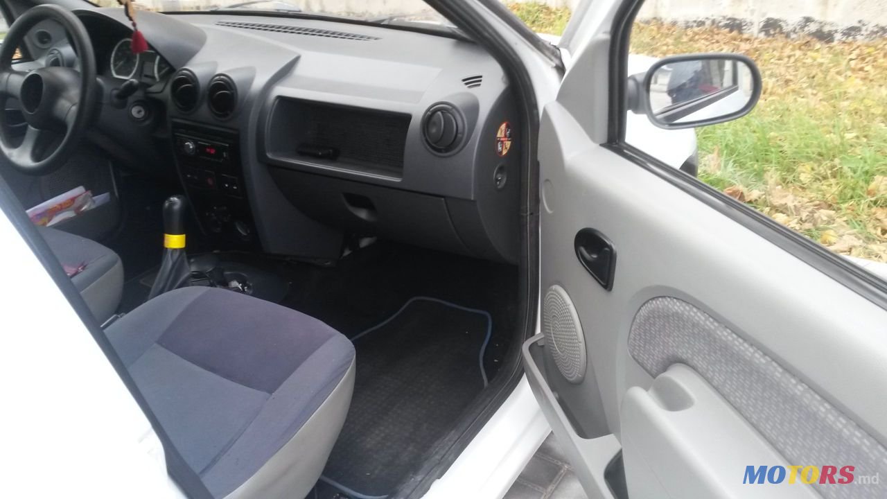 2008' Dacia Logan photo #6