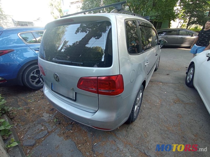 2014' Volkswagen Touran photo #3