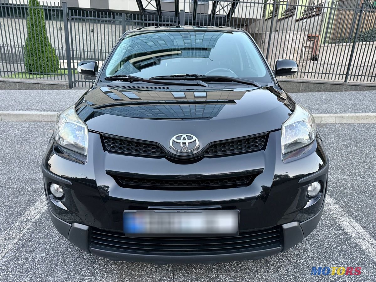 2010' Toyota Urban Cruiser photo #2