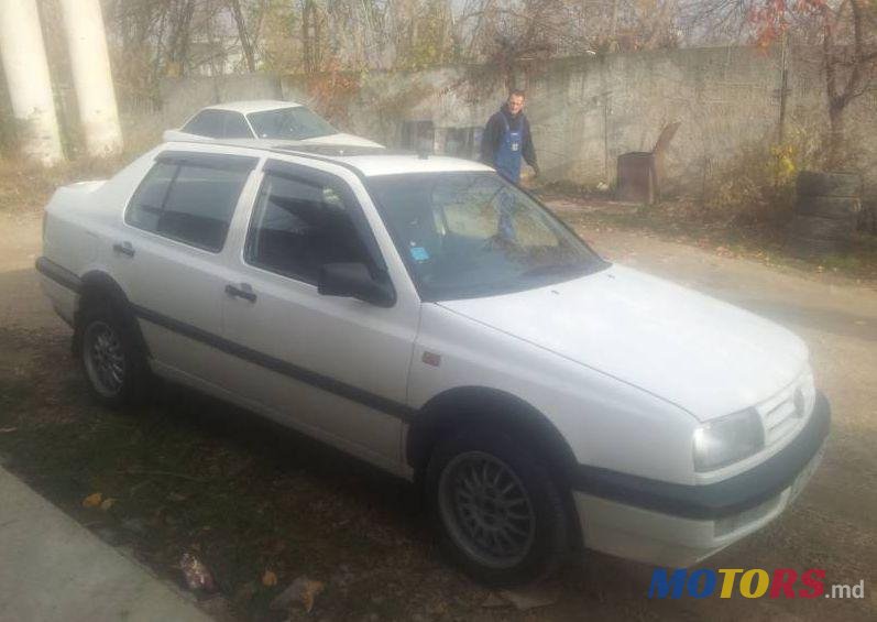 1994' Volkswagen Vento photo #1