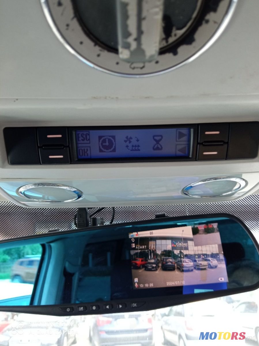 2006' Volkswagen Multivan photo #4