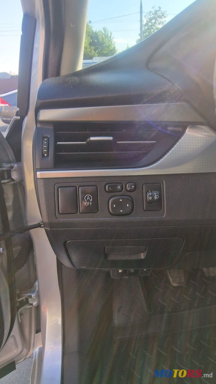 2016' Toyota Avensis photo #5