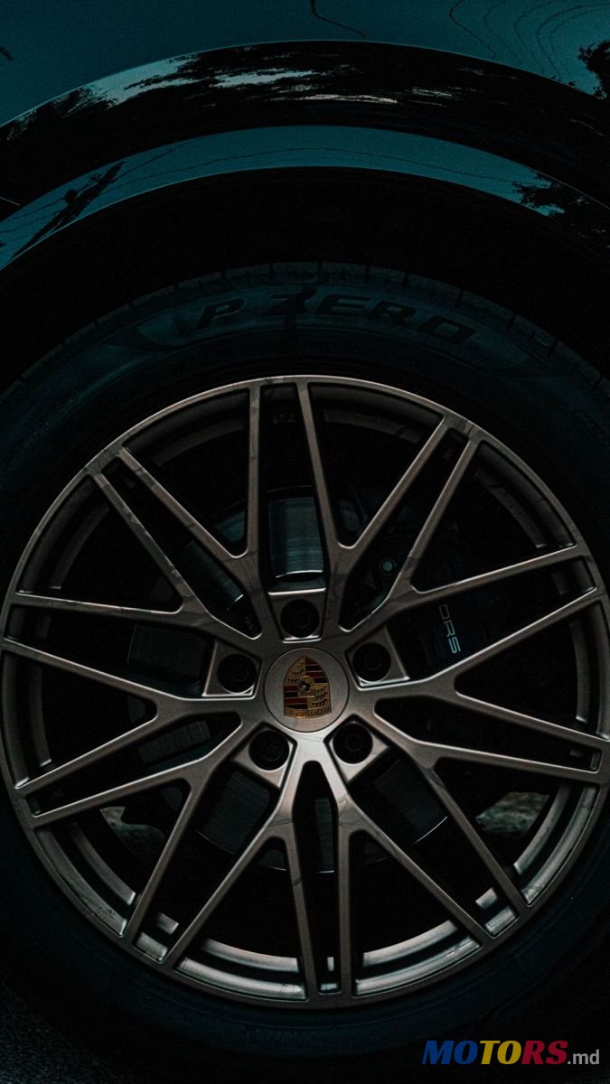 2023' Porsche Cayenne photo #4