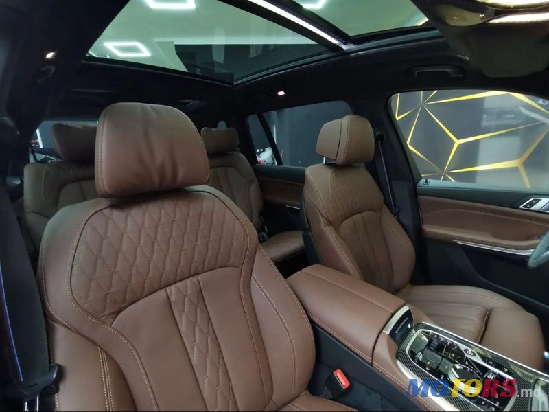 2023' BMW X7 photo #6