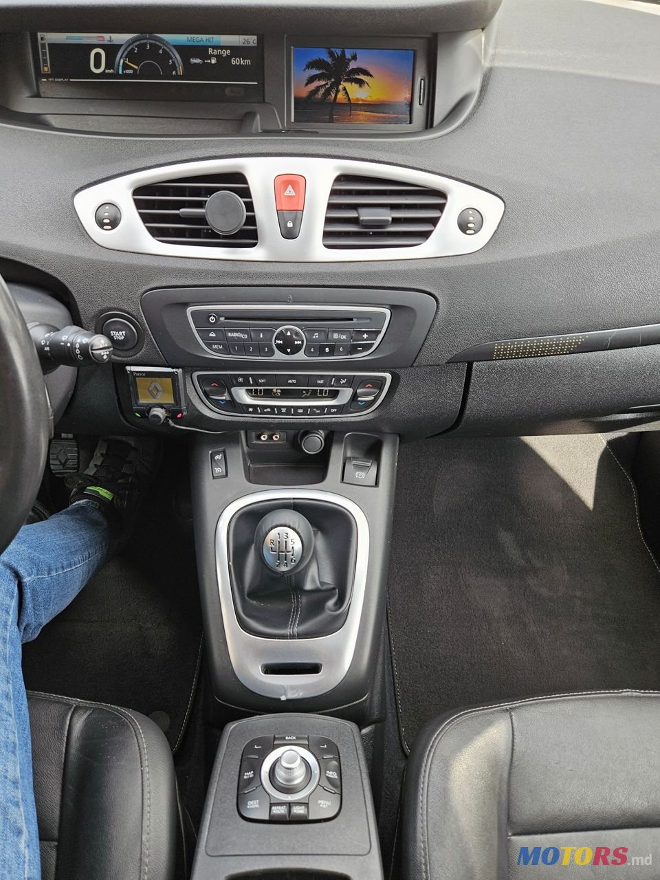 2010' Renault Grand Scenic photo #6