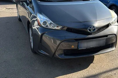 2015' Toyota Prius v