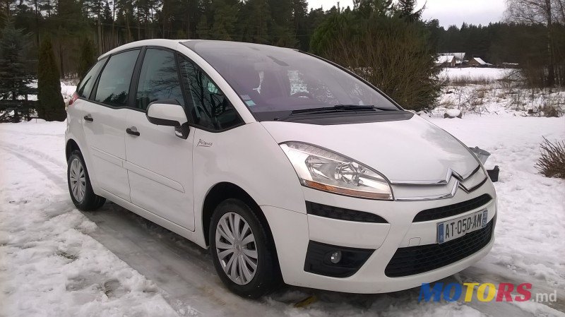 2010' Citroen C4 Picasso photo #1