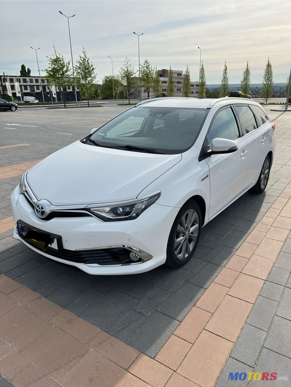 2017' Toyota Auris photo #3