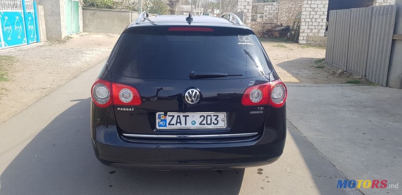 2009' Volkswagen Passat photo #3