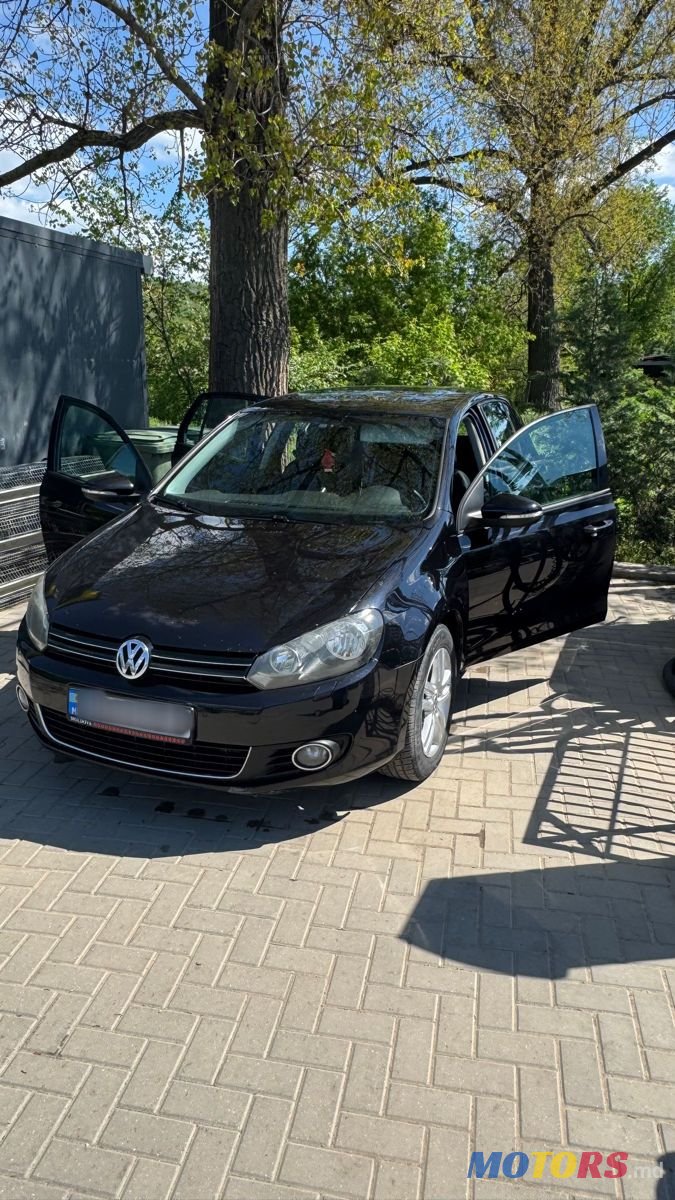 2009' Volkswagen Golf photo #1
