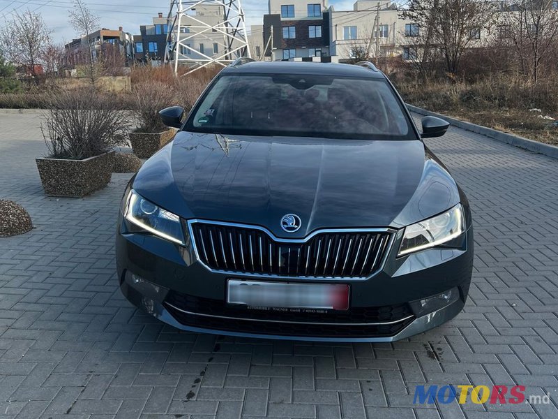 2019' Skoda Superb photo #4