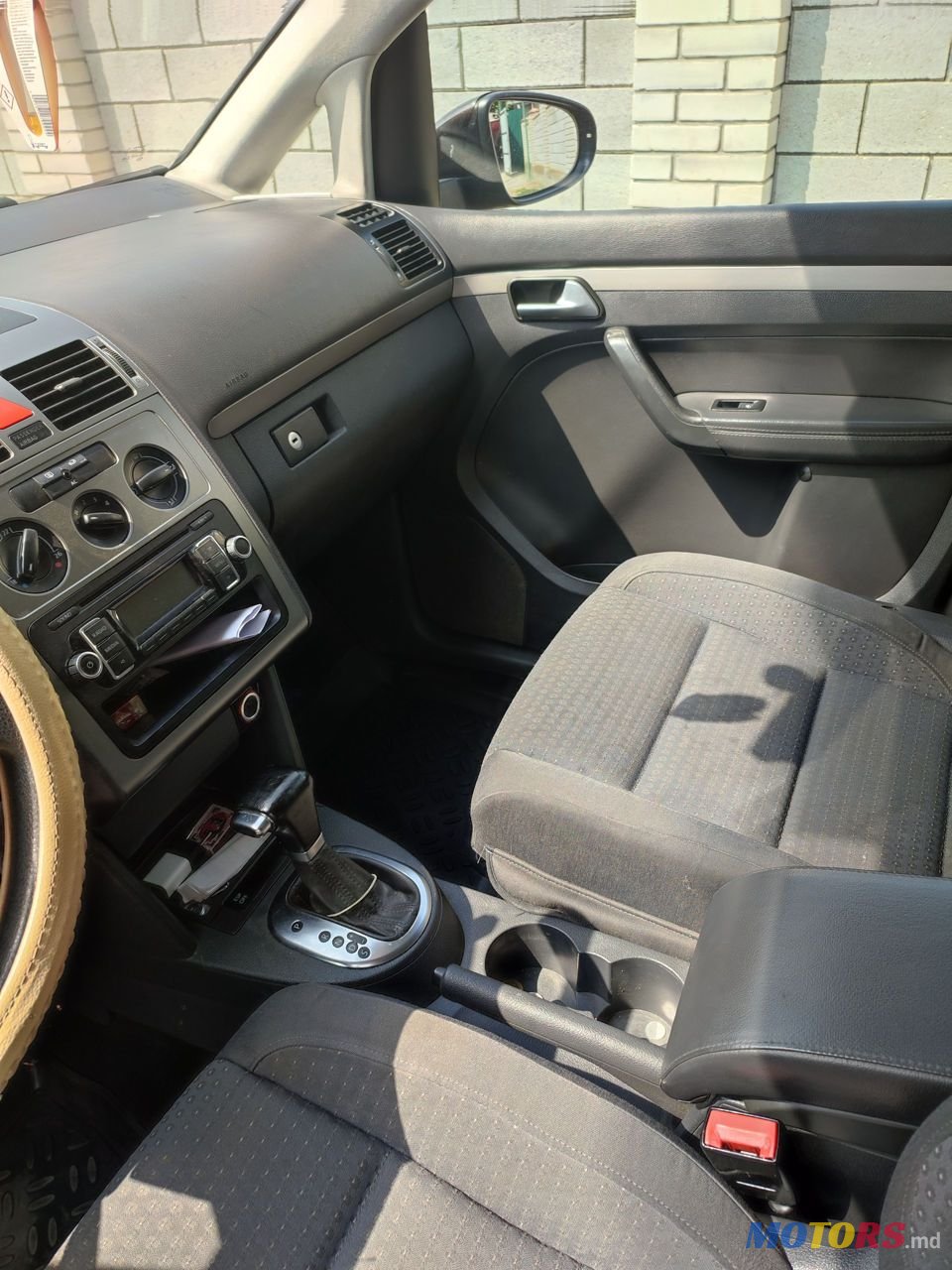 2010' Volkswagen Touran photo #4