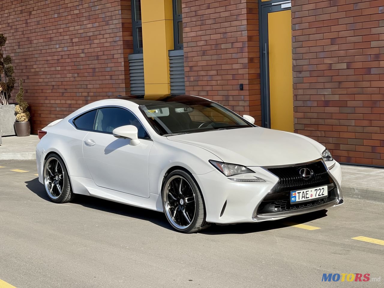 2016' Lexus Is Series photo #3