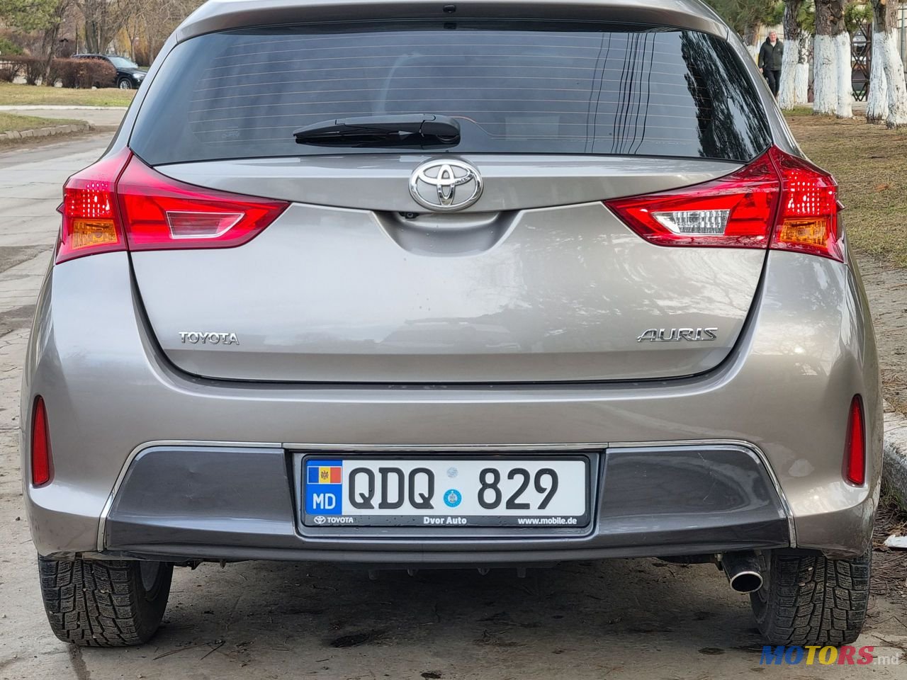 2013' Toyota Auris photo #5