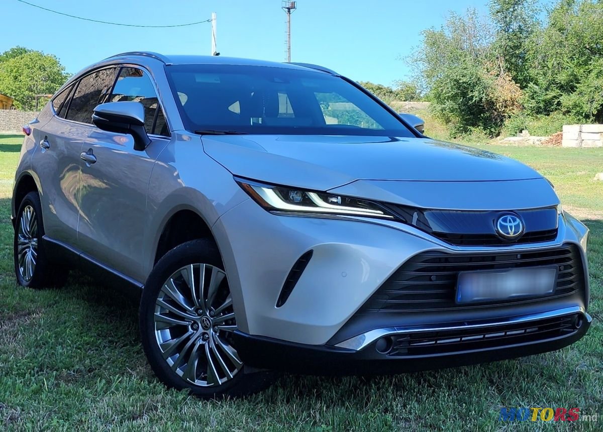 2022' Toyota Venza photo #3