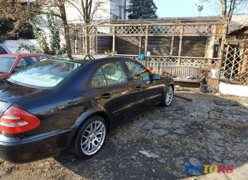 2005' Mercedes-Benz E photo #1