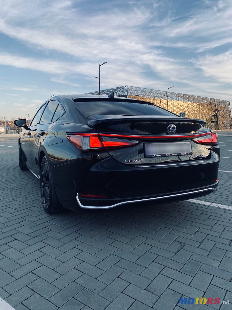 2021' Lexus Es Series photo #3