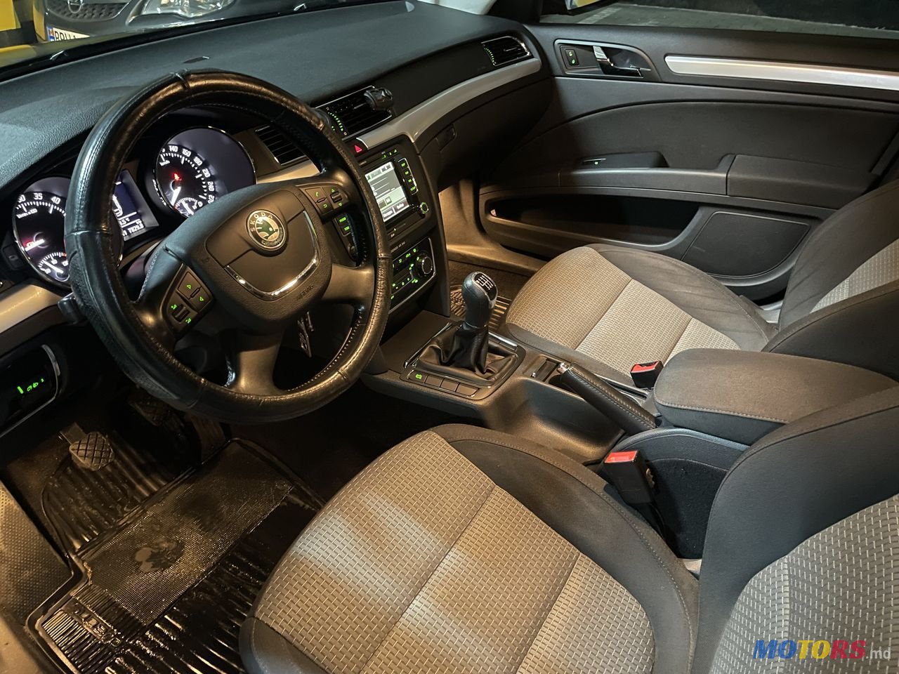 2012' Skoda Superb photo #5