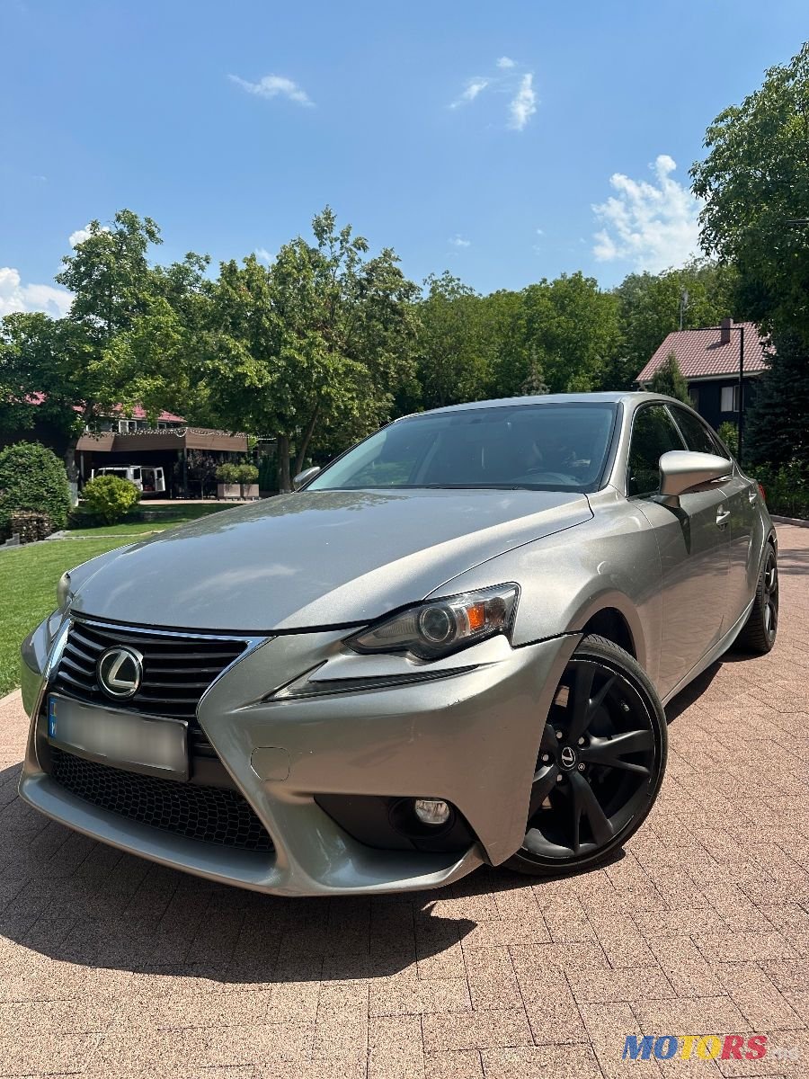 2015' Lexus Is Series photo #4