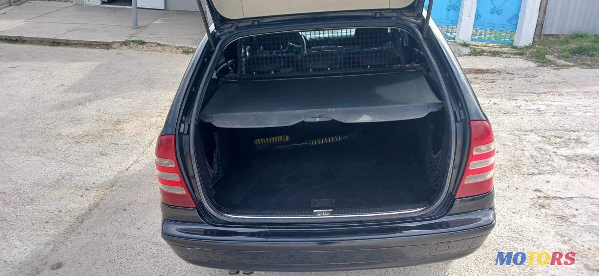 2004' Mercedes-Benz C-Class photo #4