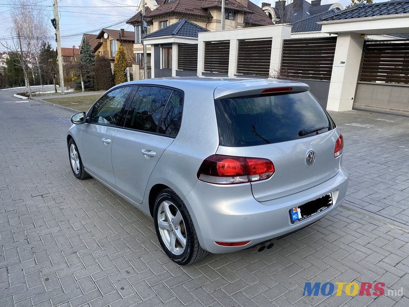 2010' Volkswagen Golf photo #5