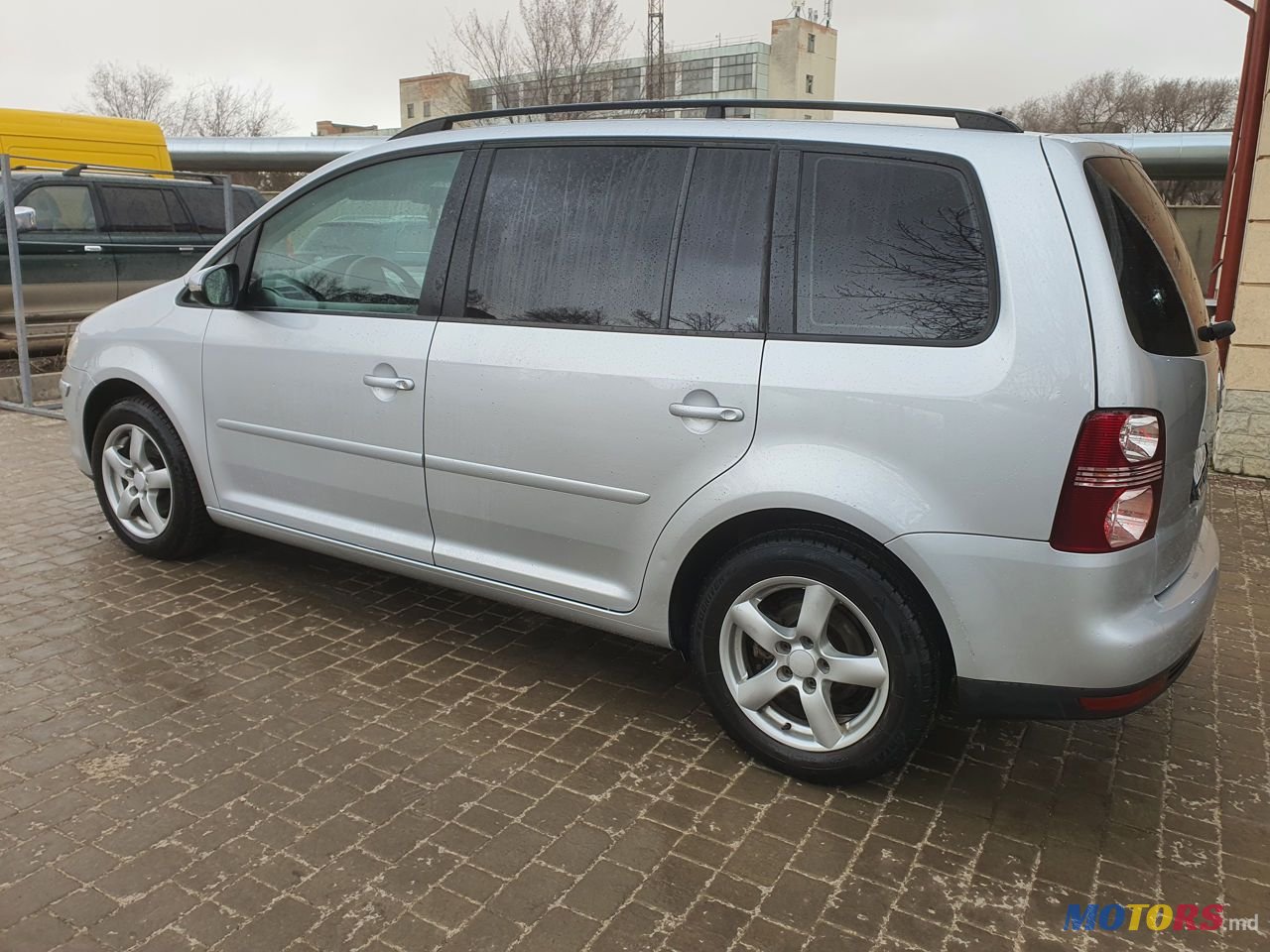 2010' Volkswagen Touran photo #4