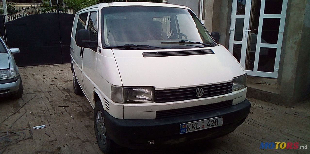 2001' Volkswagen Transporter photo #1